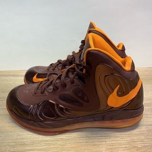 Nike Mens HyperPosite Basketball Shoes.